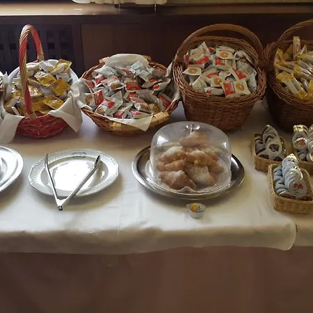Cristallo Hotel Madonna