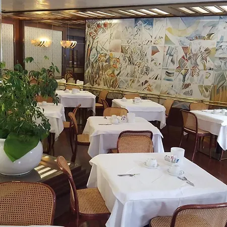Hotel Cristallo 4*